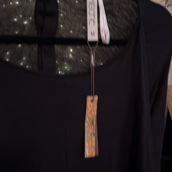 NWT KISCHE M Black tunic w/tassels and layered top, ties in back, dolman sleeve - Picture 5 of 7